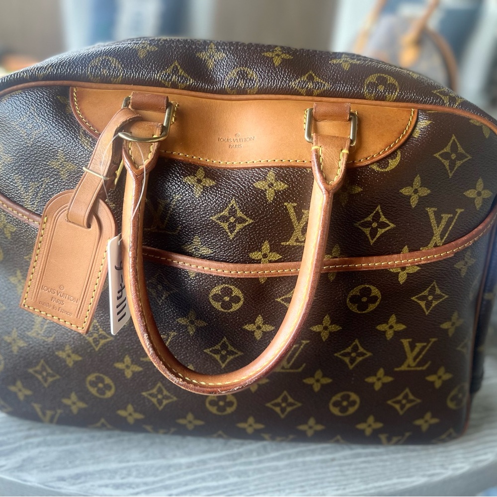 Louis Vuitton M47270 Monogram Canvas Deauville bag